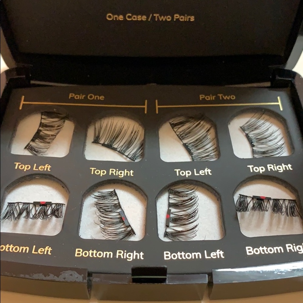 One Two magnetic Lashes.  Never used.